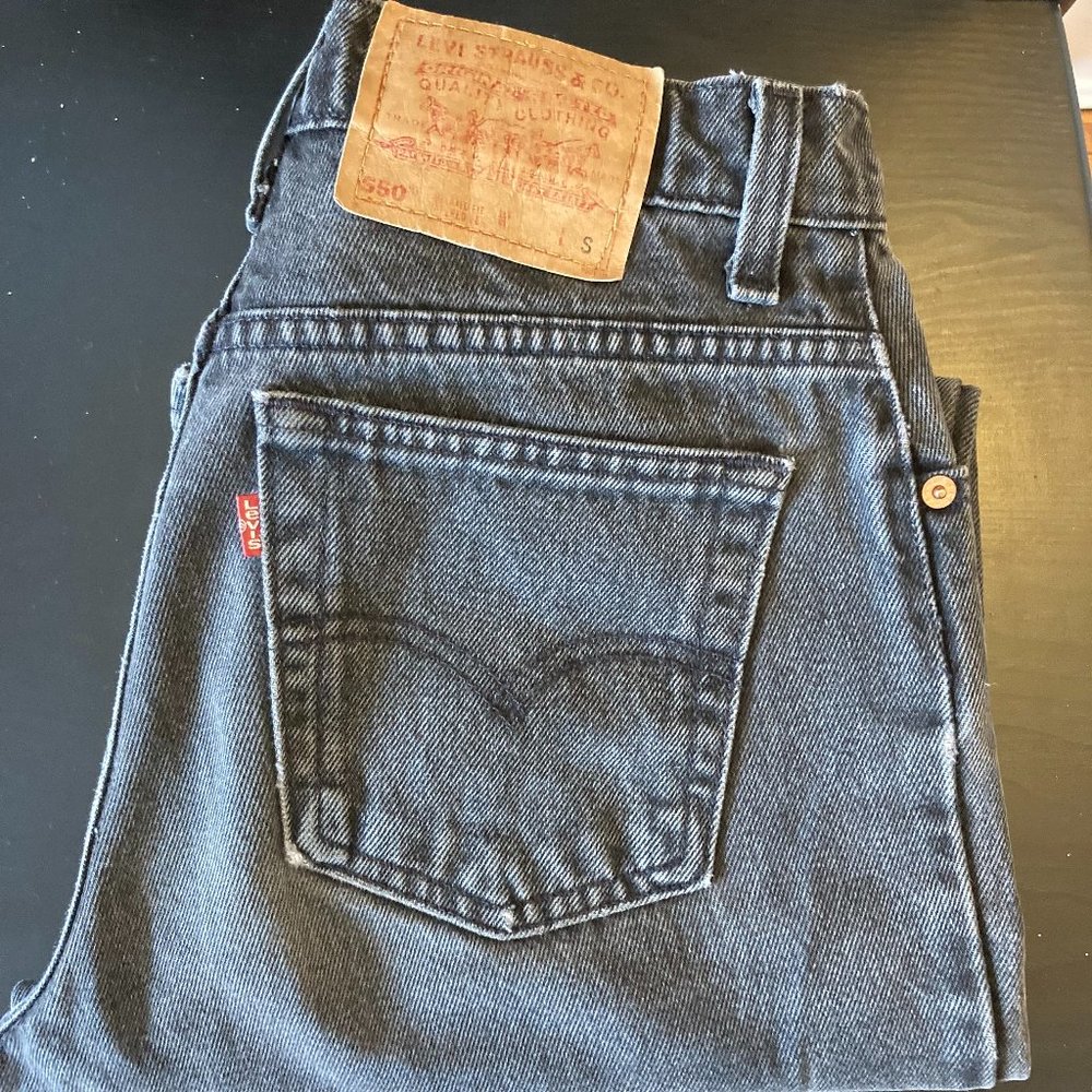 Levi 550 Vintage High Rise Tapered Relaxed Jeans